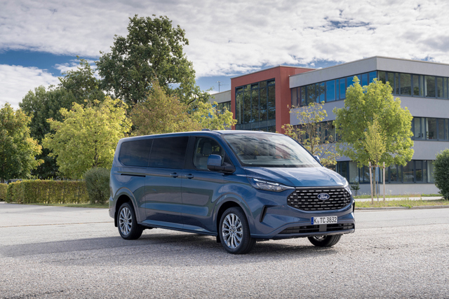 Nowy Ford Tourneo Custom 9 miejsc siedzących które można wygodnie